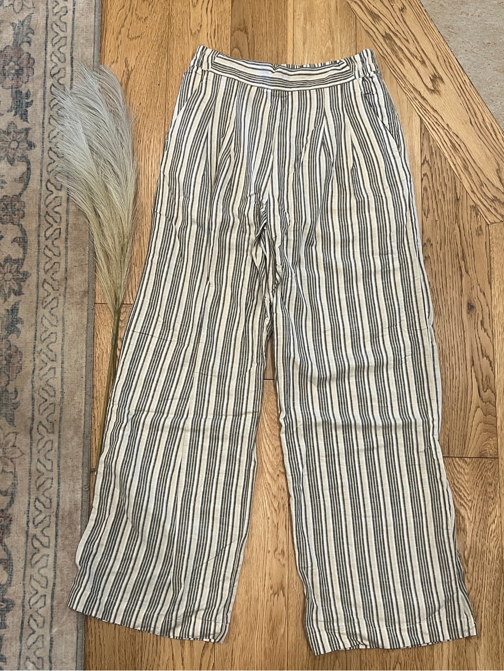 DYNAMITE | Cream and Black Striped Wide-Leg Pants